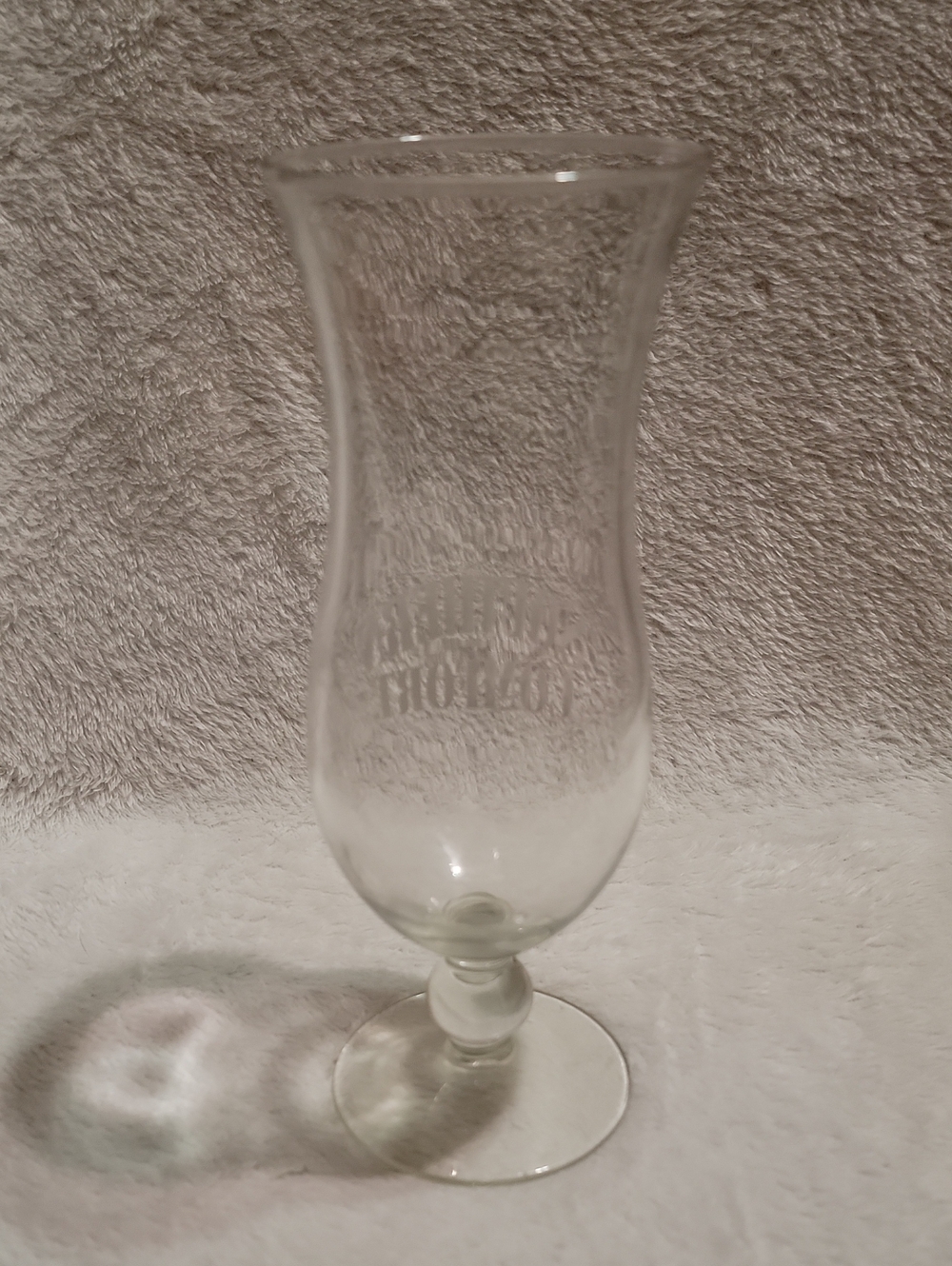 Southern Comfort hurricane glass - Picture 3 of 6